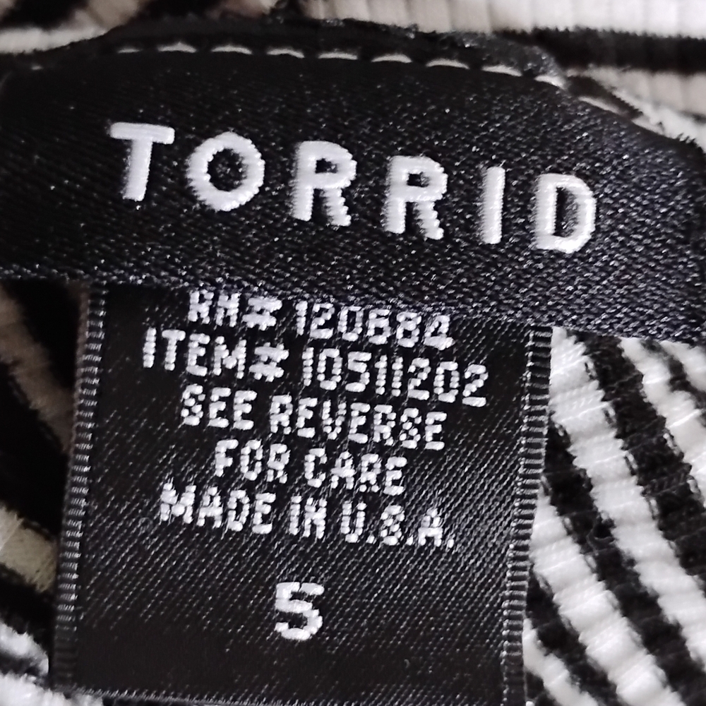 Torrid Striped Ribbed Knit Top - Picture 8 of 11